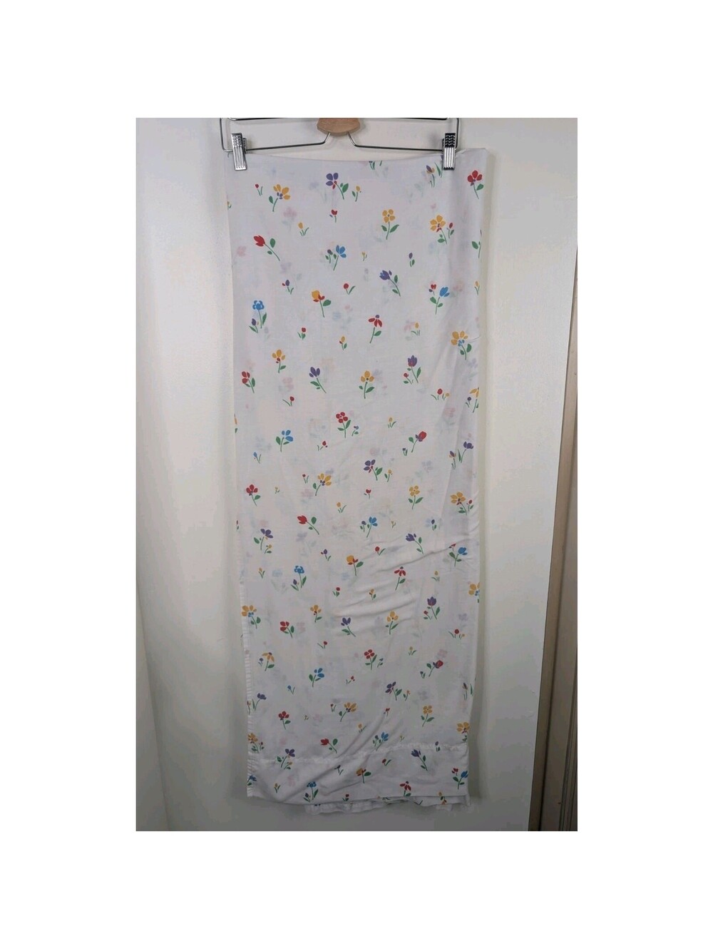 Vintage JP Stevens Flat Sheet Size Full White Flowers Floral